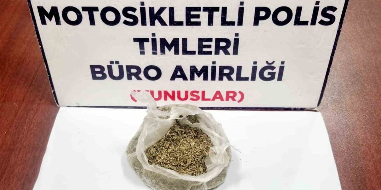 Durdurulan Araçta Uyuşturucu Ele Geçirildi