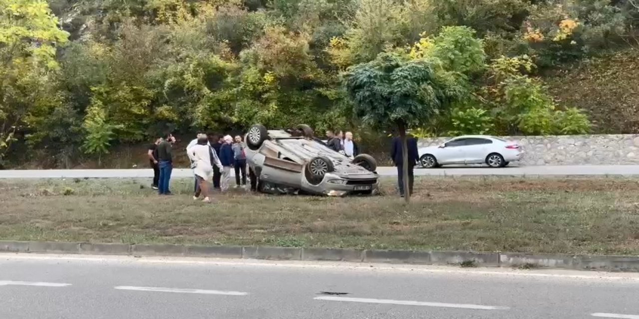 Kontrolden Çıkan Araç Takla Attı