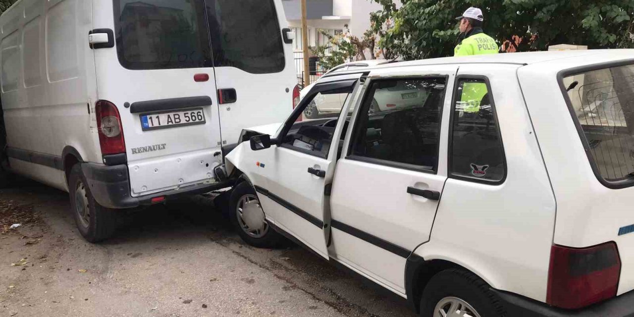 Alkollü Sürücünün Sebep Olduğu Zincirleme Trafik Kazasında 1 Kişi Yaralandı