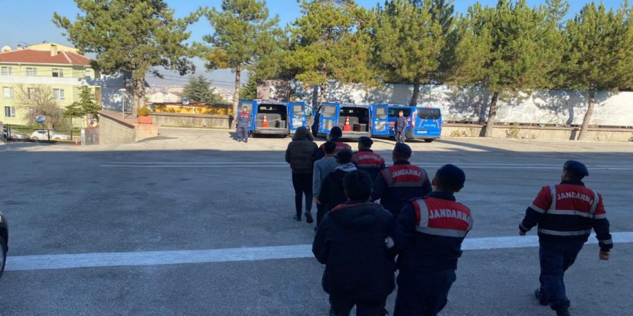 Kırsalda Ki Evlerden 800 Bin Liralık Malzeme Çalan 3 Şüpheli Tutuklandı