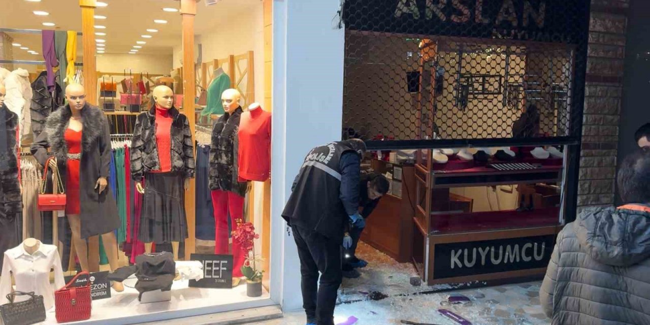 Kuyumcu Soygunu: 500 Bin Lira Değerindeki Altınları Çaldılar