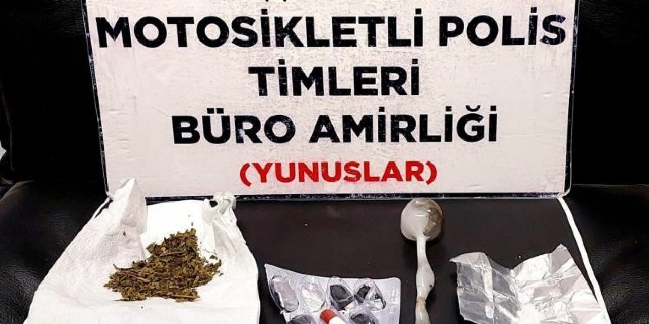 4 Kişinin Üzerinde Uyuşturucu Ele Geçirildi