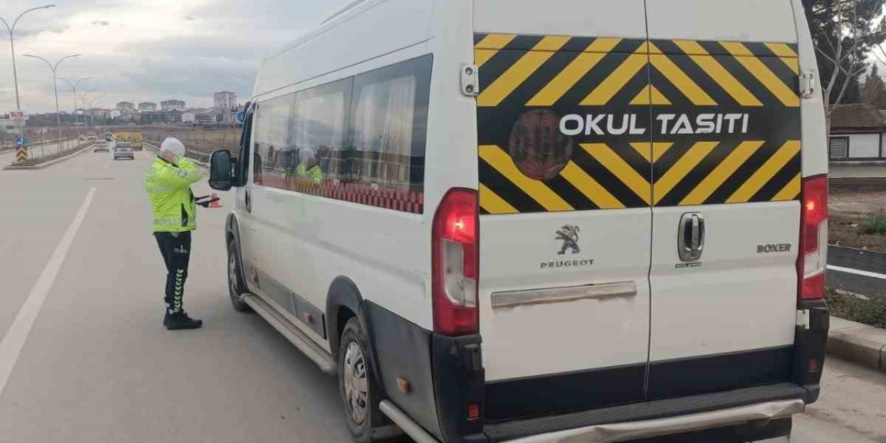 Okul Servis Araçlarına Polis Denetimi