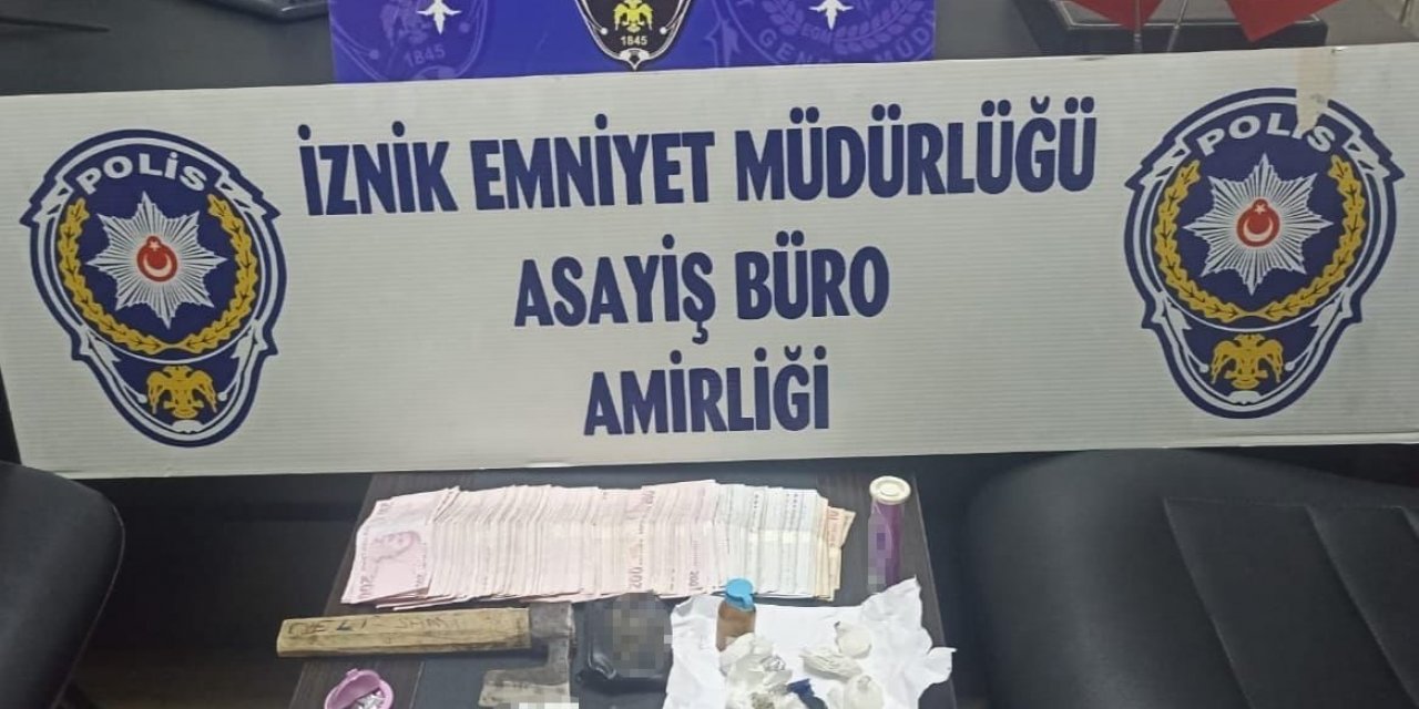 Asayiş Ekipleri Ve Bekçiler, Uyuşturucu Ticareti Yapan 8 Kişiyi Yakaladı