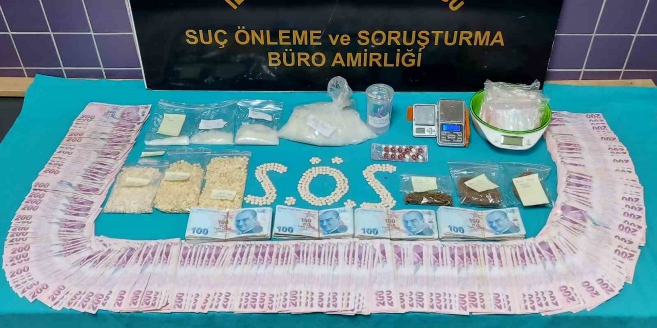 624 Gram Metamfetamin Ve Çok Sayıda Uyuşturucu Ele Geçirildi