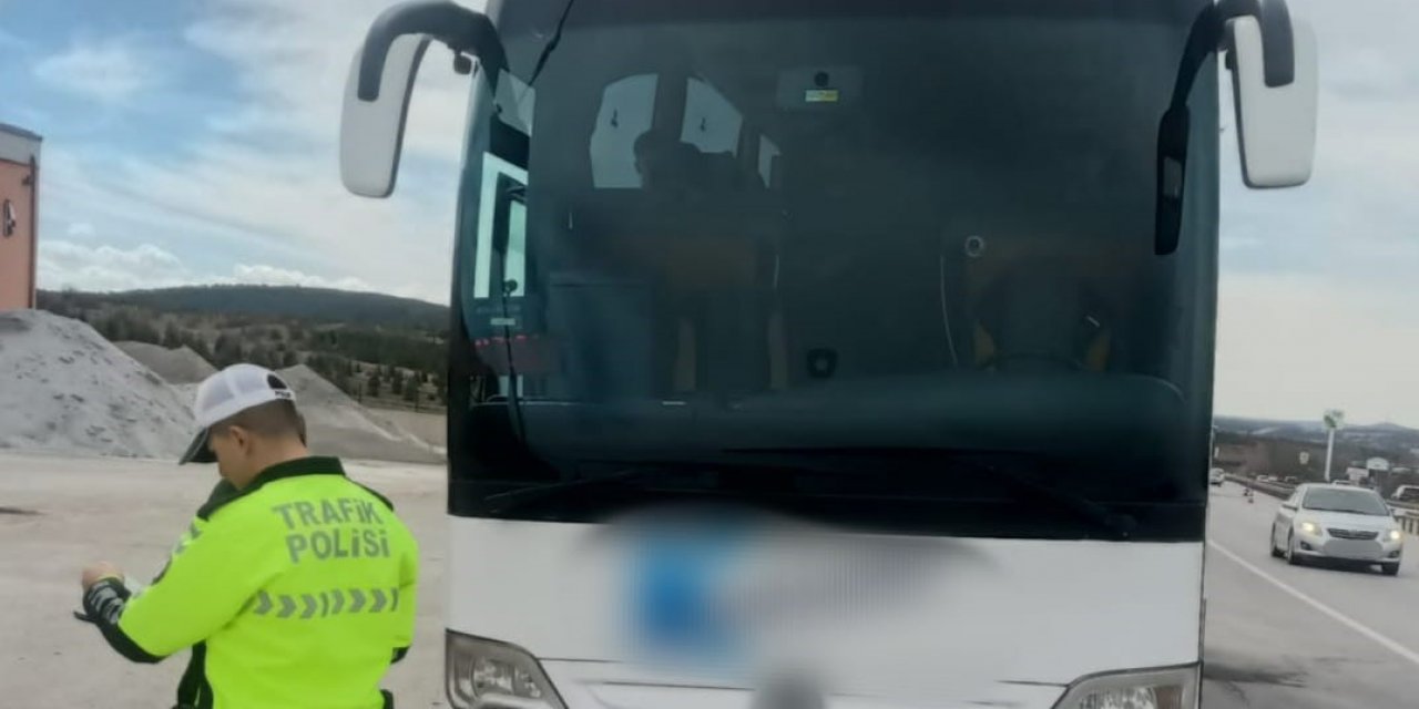 Polis Ekipleri Şehirlerarası Otobüslerde Emniyet Kemeri Bilgilendirmesi Yaptı