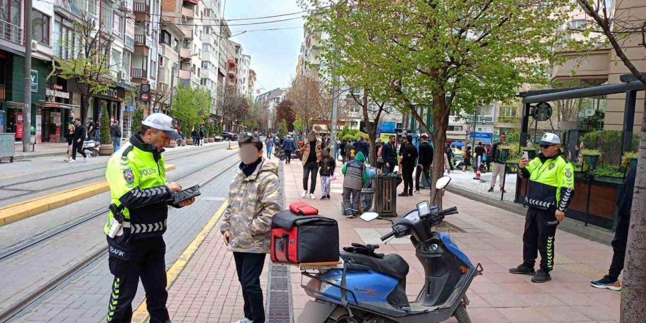 Yaya Yoluna Giren Motosiklet Sürücülerine Ceza Kesildi