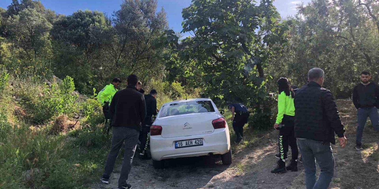 Gemlik’te Polisten Kaçan Araç, Terk Edilmiş Olarak Bulundu