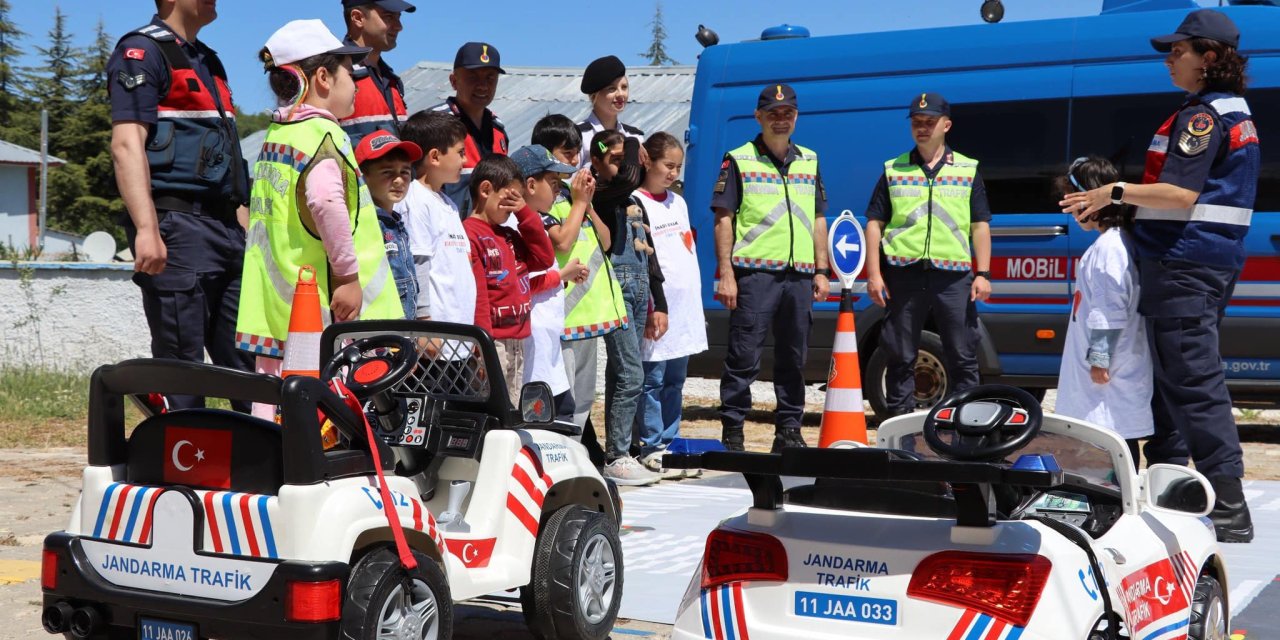 Öğrencilere trafik eğitimi