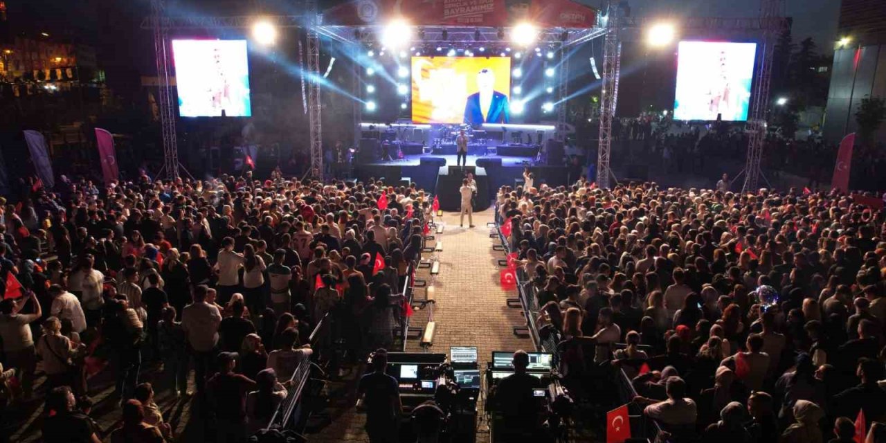 Gençlik Bayramı Konserlerle Kutlanmaya Devam Ediyor