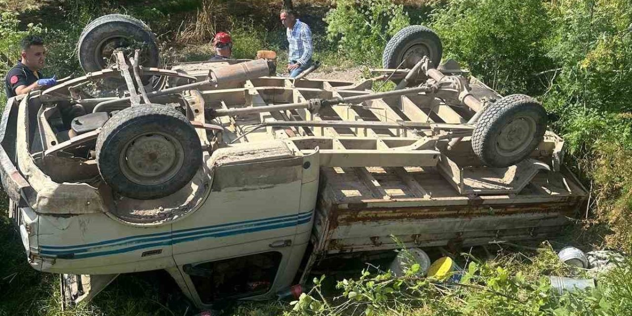 Kontrolden Çıkan Kamyonet Devrildi: 1 Ölü, 3 Yaralı