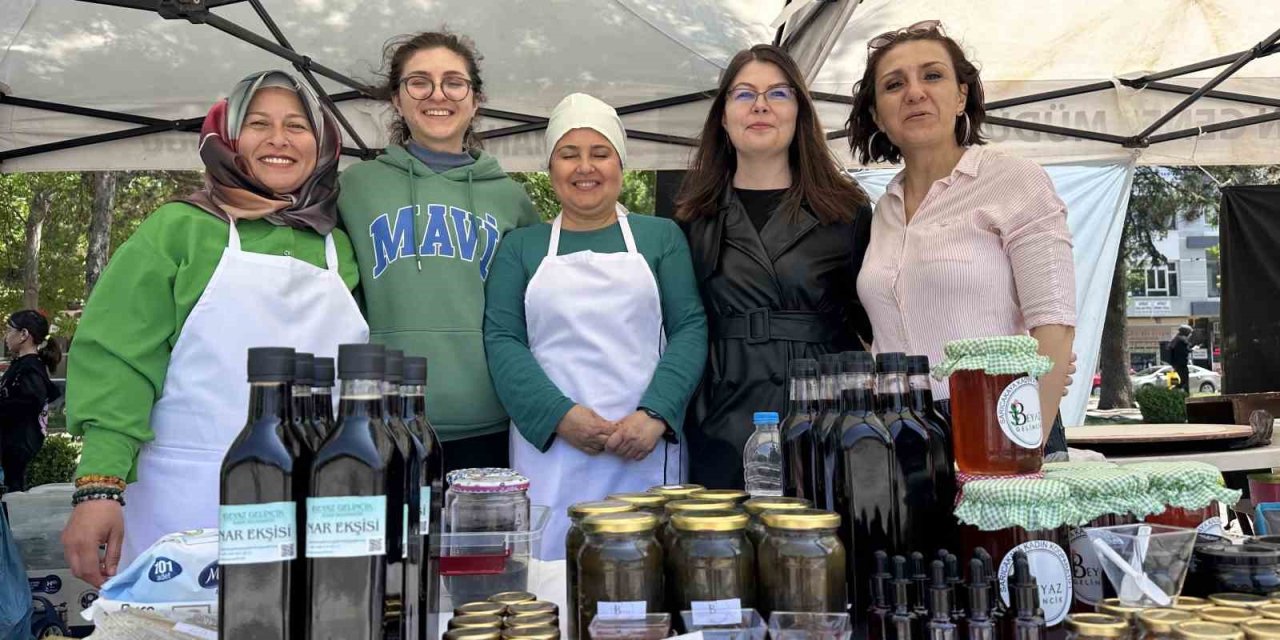 Kadınların El Emeği Ürünleri Yoğun İlgi Görüyor