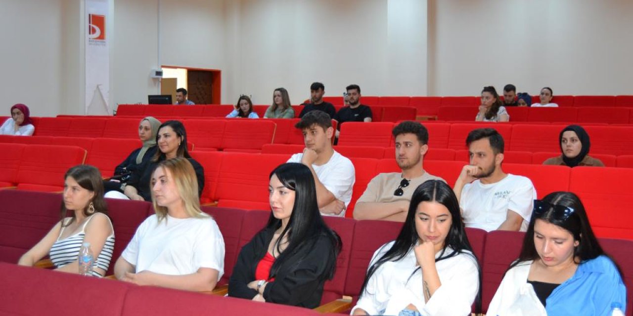 BŞEÜ'de Kariyer Semineri