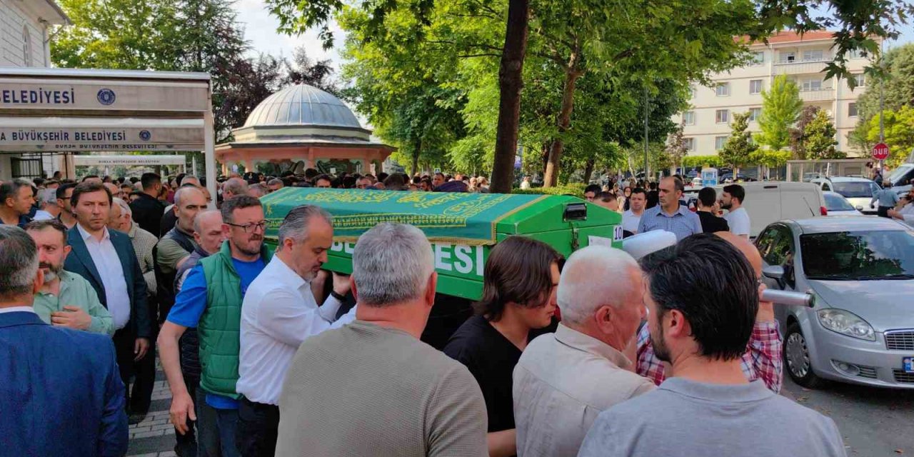 Kalp Krizi Geçiren Muhtar Hayatını Kaybetti