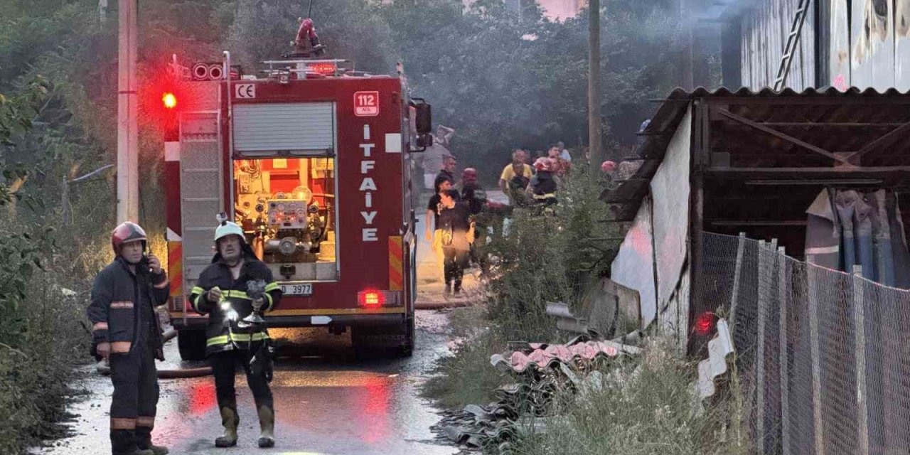 Fabrika Yangını 2 Buçuk Saat Sonra Söndürüldü