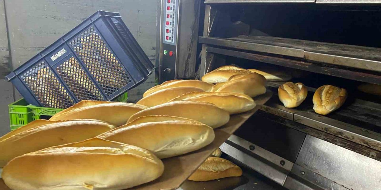 "Dışarı Çıkmayın" Denilen Günde Ateş Karşısında Ekmeklerini Kazanıyorlar