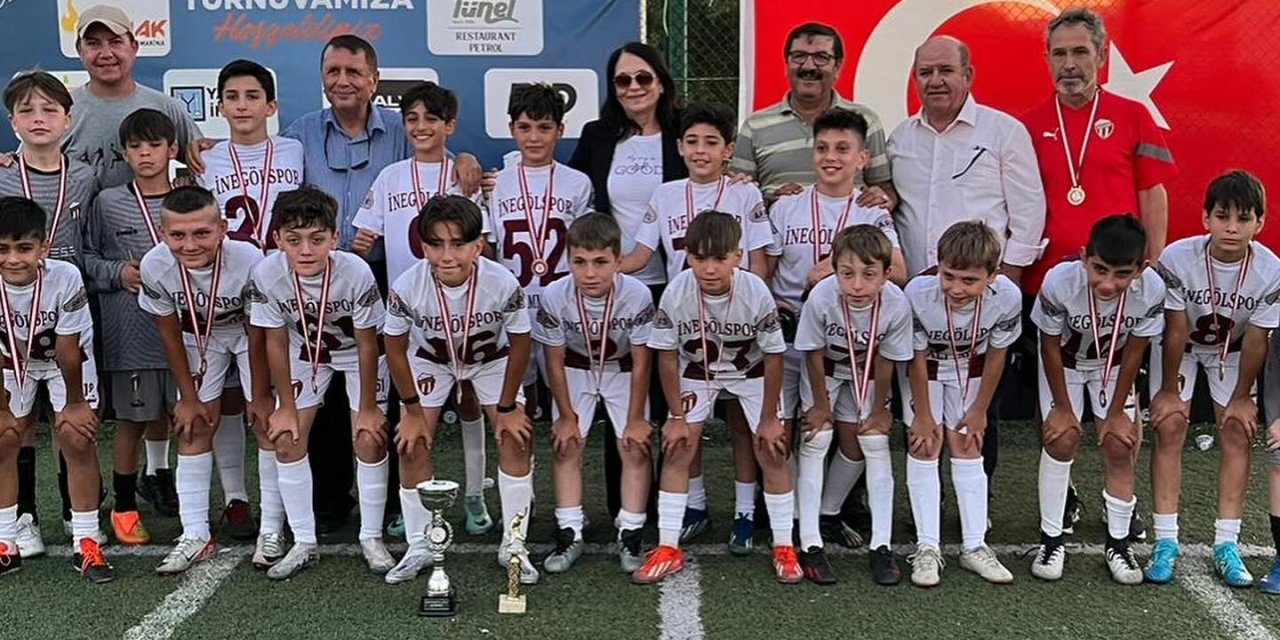 Bozüyük'te Minikler Futbol Turnuvası