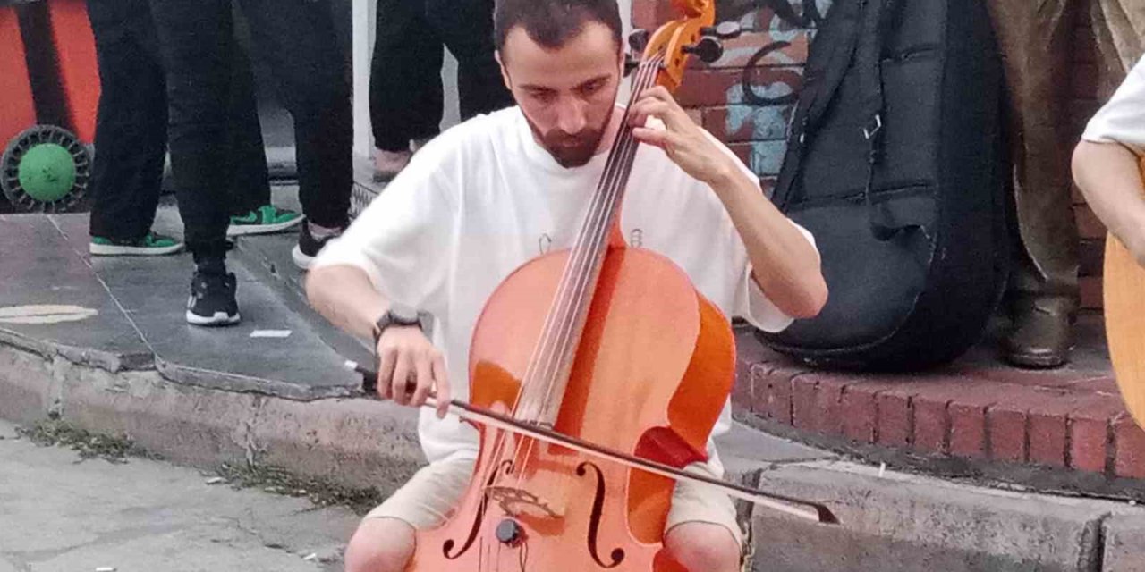 Sokak Müzisyenleri Tekrardan Sahaya İndi