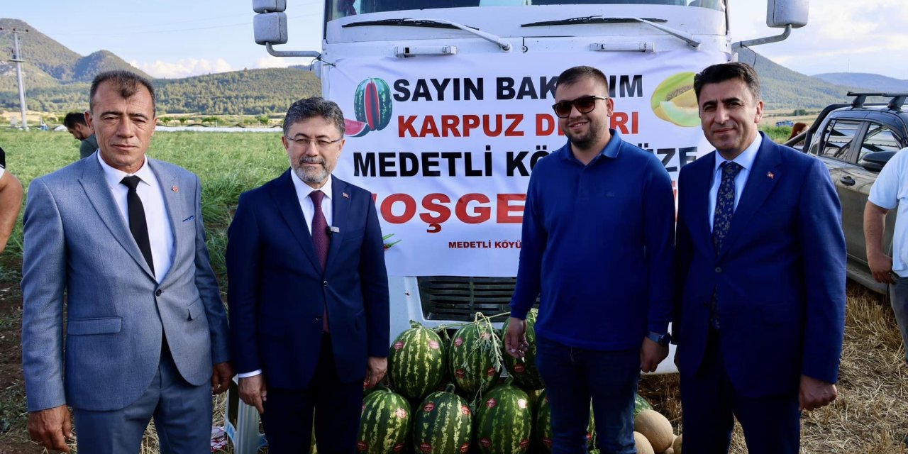 Bakan Yumaklı Karpuz Hasadına Katıldı