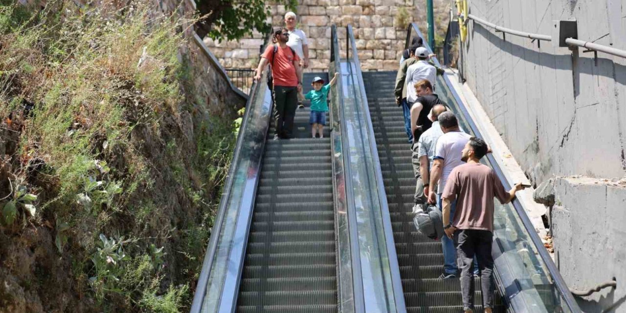 Yürüyen Merdivenler Bursalıların Hizmetinde