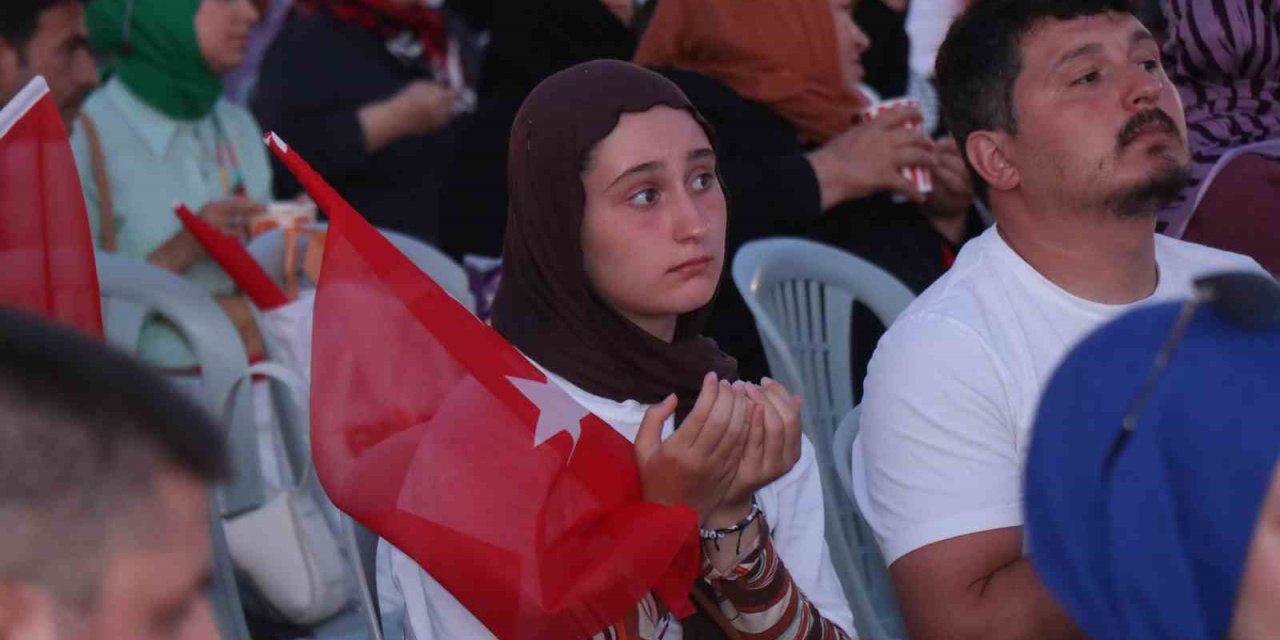 8 Yıl Sonra Aynı Meydanda Tek Yürek Oldular