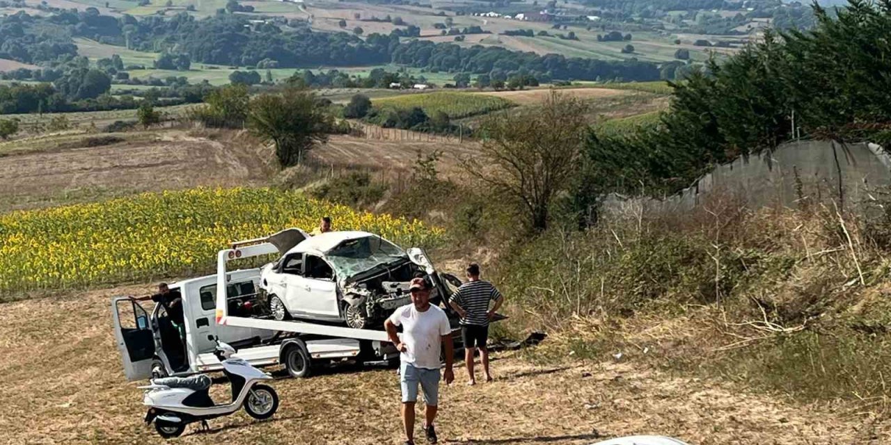 Taklalar Atan Otomobil Hurdaya Döndü: 1 Ölü, 1 Yaralı