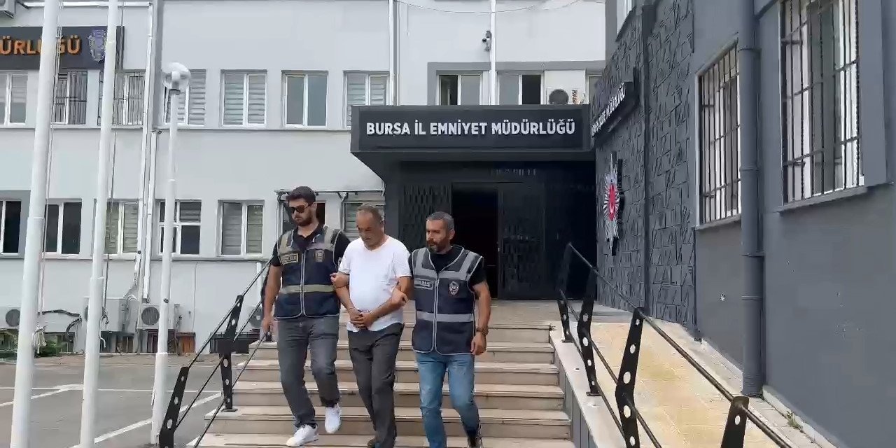 Sahte Kimlikle Dolaşan Şahıs Yakalandı!