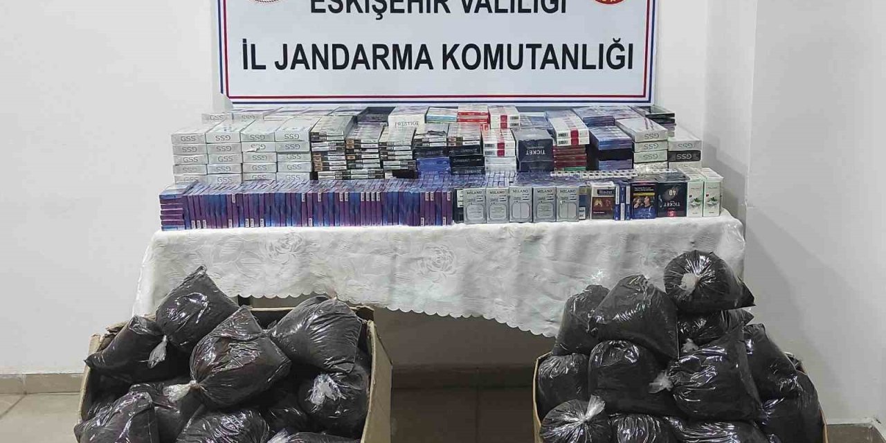 Kaçak Sigara Ve Çayları Satamadan Yakalandı