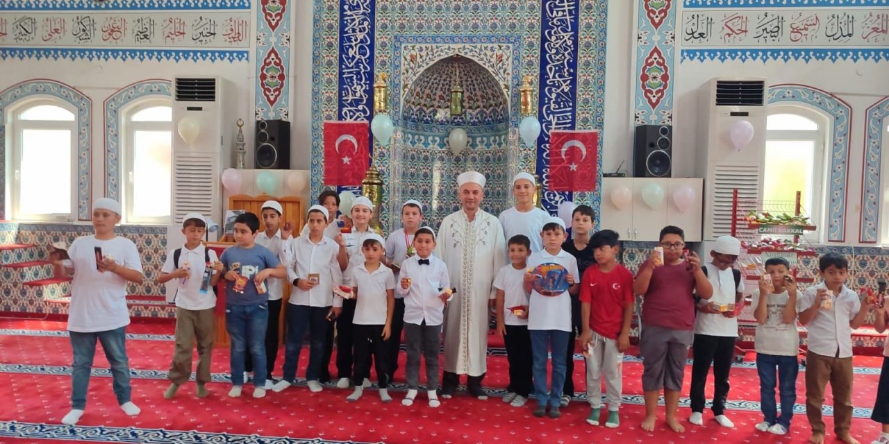 Yenidoğan Camii'nde Kuran Kursu Kapanış Programı