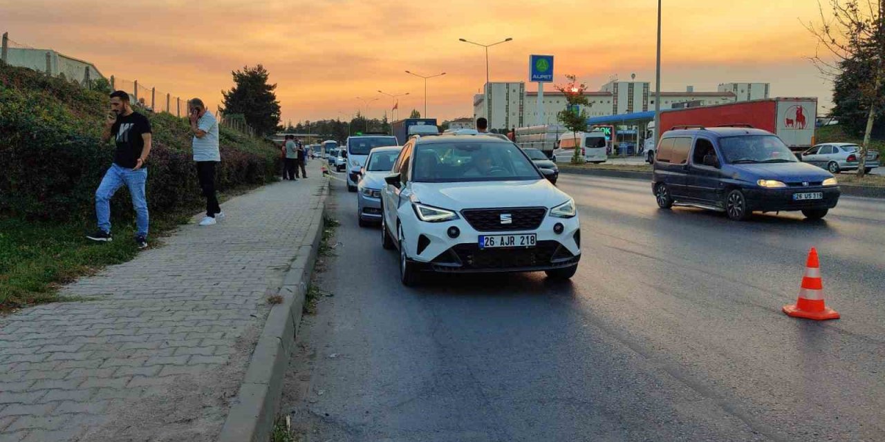 Karşıdan Karşıya Geçerken Otomobil Çarpan Yaşlı Kadın Hayatını Kaybetti