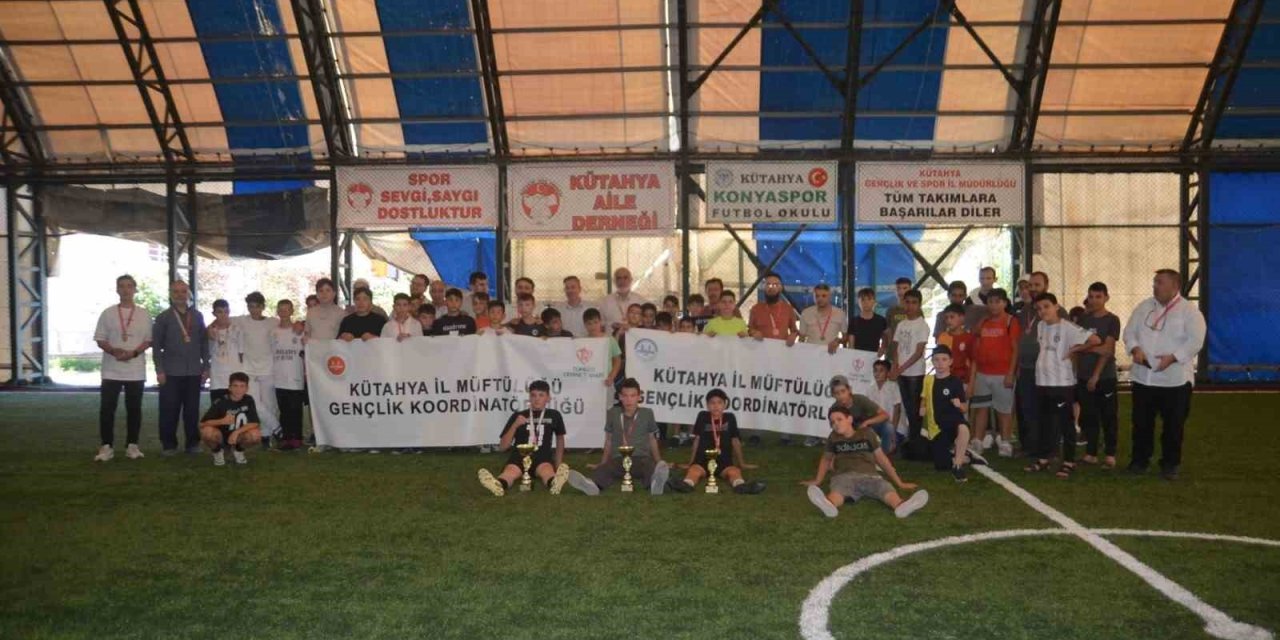 Kütahya’da Yaz Kur’an Kursları Futbol Turnuvası Düzenlendi