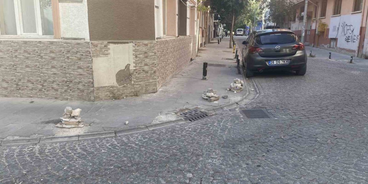 Mahalleli Sürekli Kırılan Dubalarla İlgili Çözümü Kendi Üretti