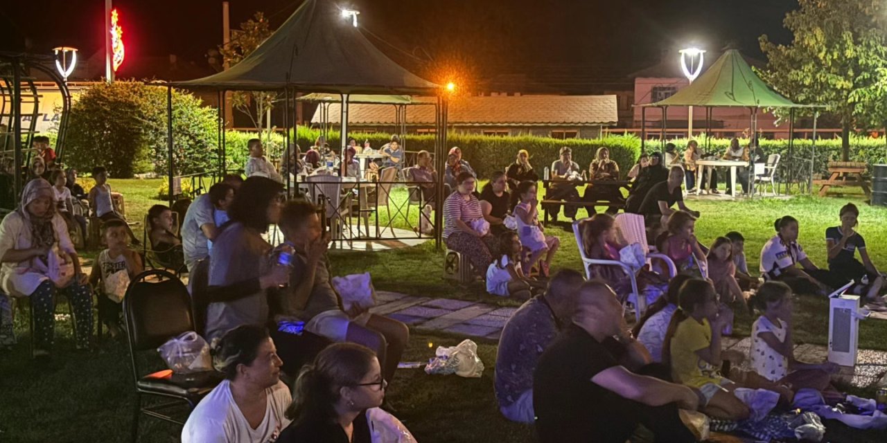 Bayırköy'de Sinema Gecesi