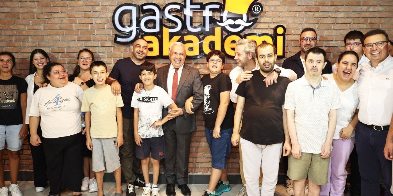 Başkan Özdemir, Özel Çocuklarla Pizza Yaptı