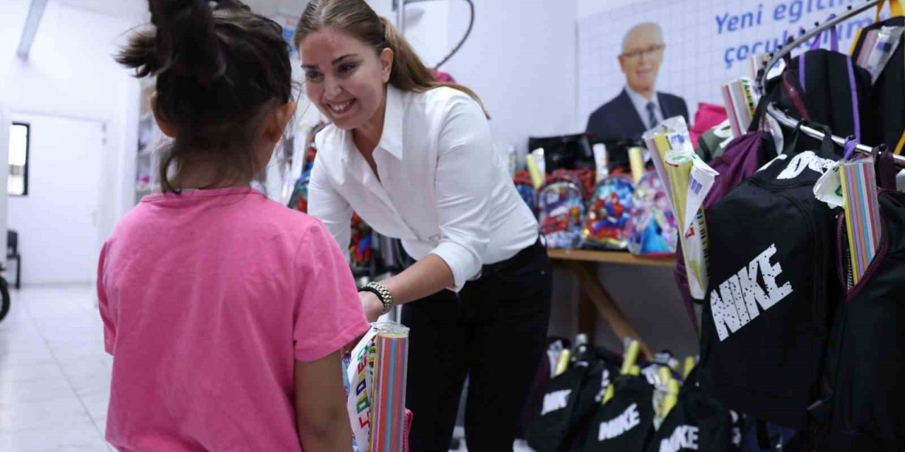 Halk Market Yüzlerce Çocuğun Ve Ailenin Yüzünü Güldürdü