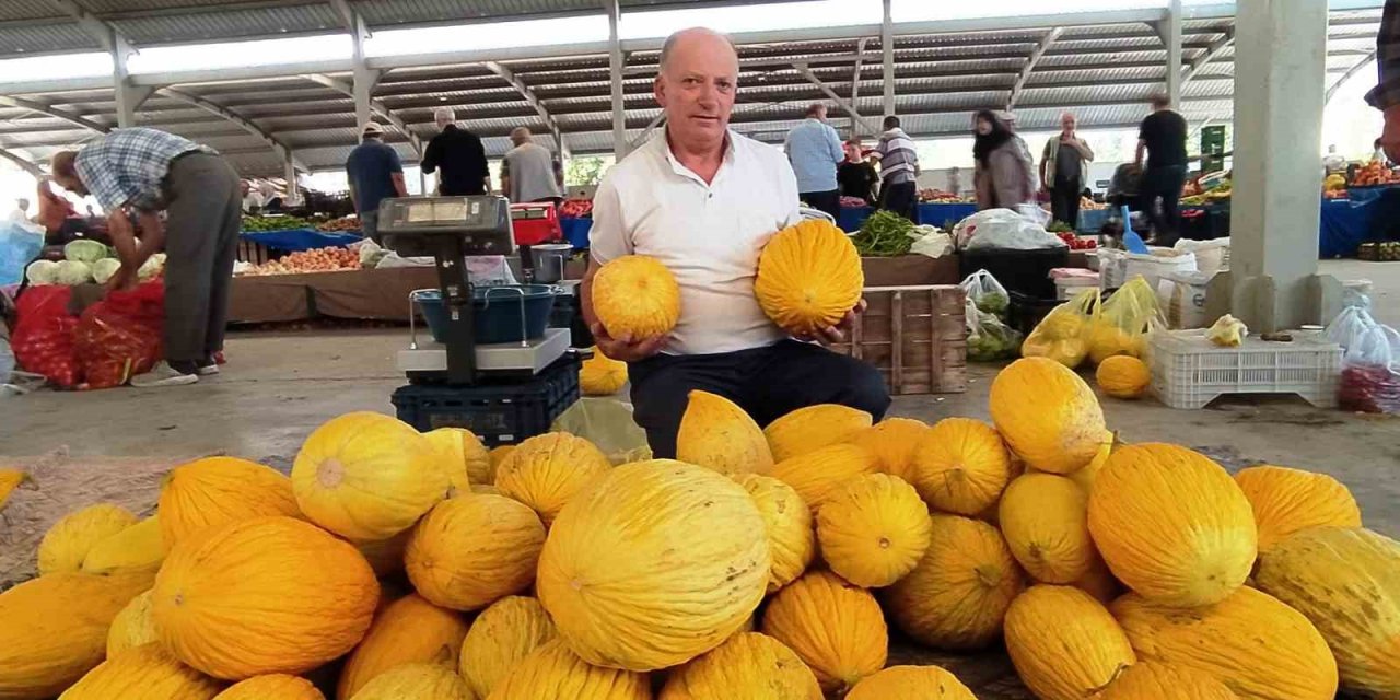 30 Yıldan Beri Yetiştirdiği Kavun Ve Patatesle Geçimini Sağlıyor