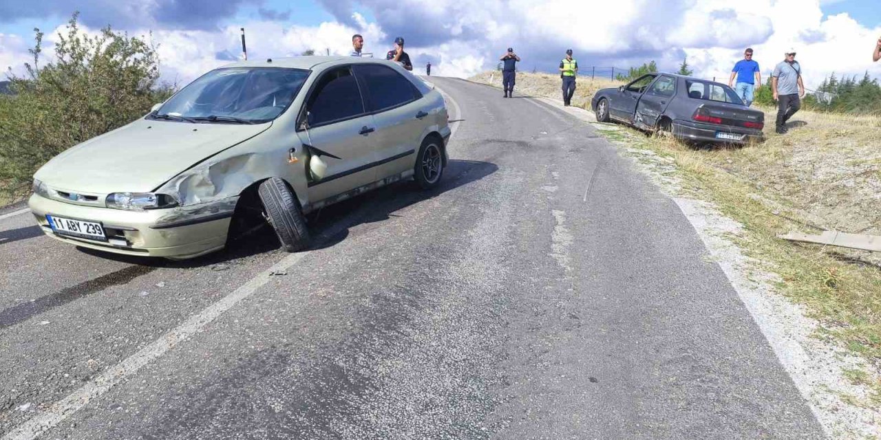 Meydana Gelen Trafik Kazasında 2 Kişi Yaralandı