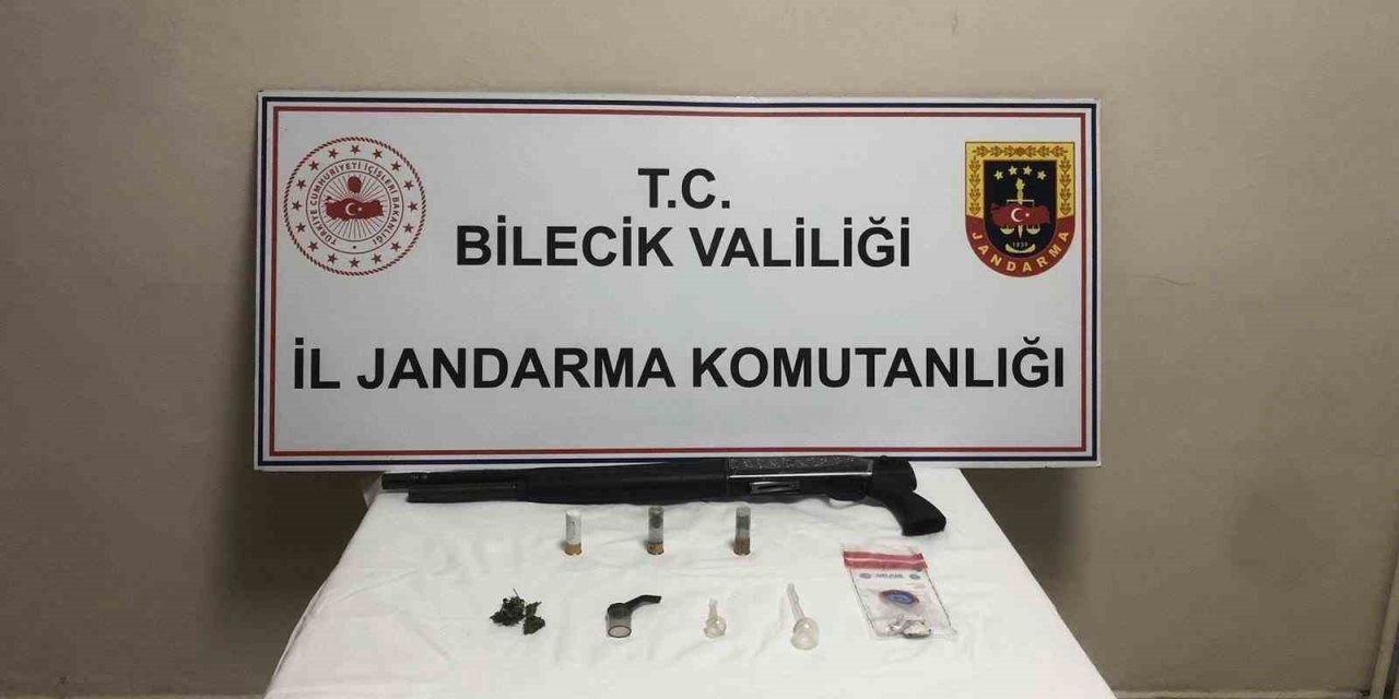 Jandarmanın şüphelendiği şahsın üzerinden uyuşturucu çıktı