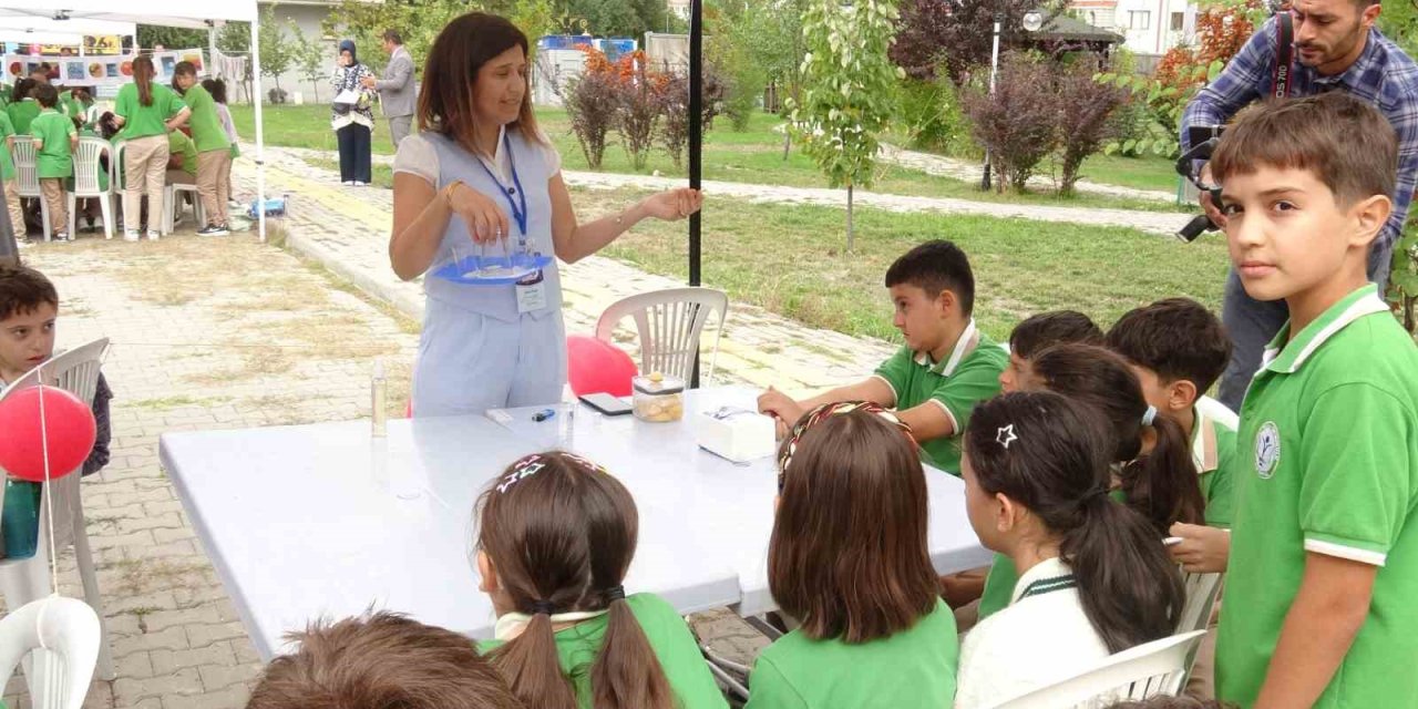 Kütahyalı Öğrenciler Bilimle Şenleniyor