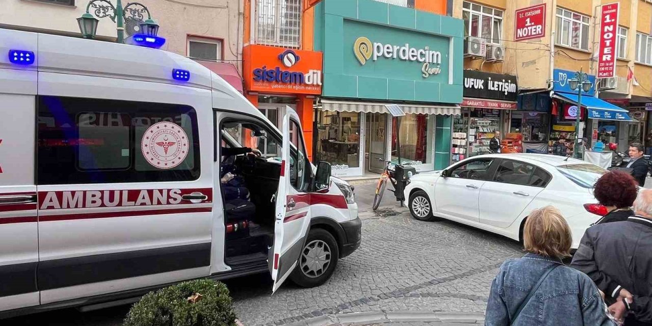 Duba Önünde Duraklayan Araç Ambulansın Geçişine Engel Oldu