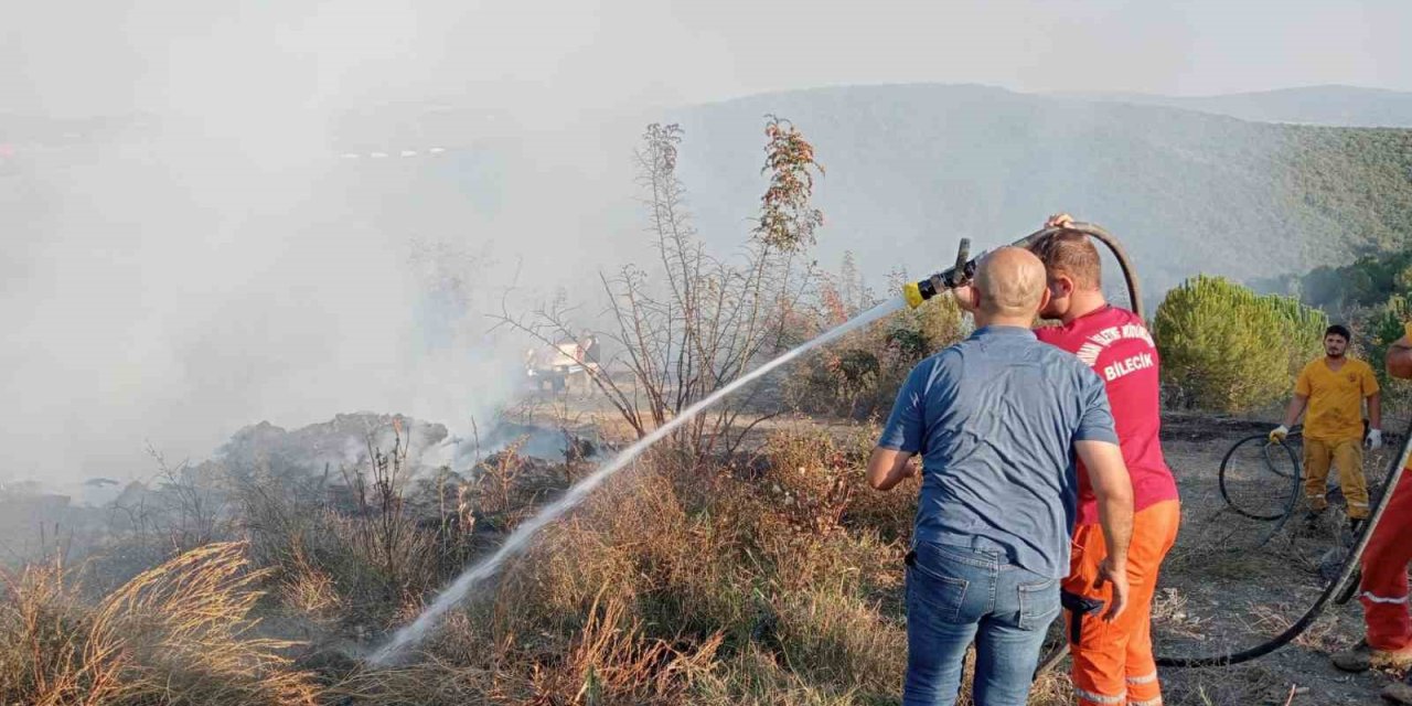 Ormanlık Alanda Çıkan Yangına Havadan Ve Karadan Müdahale Edildi