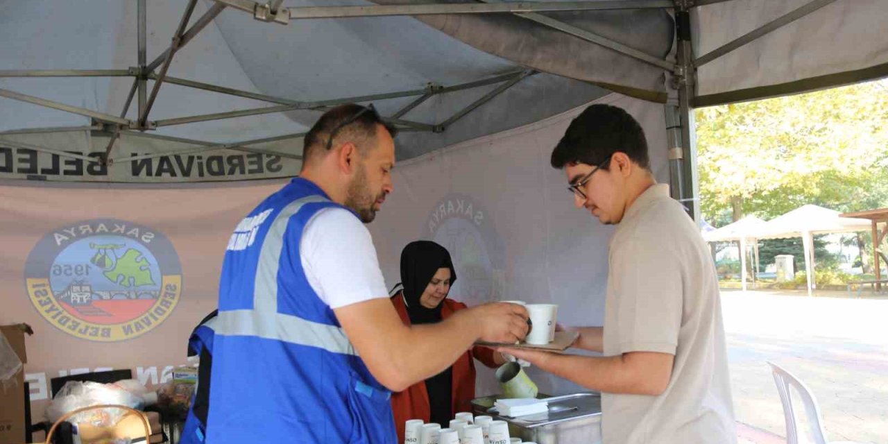 Üniversite Öğrencilerine Çorba İkramı