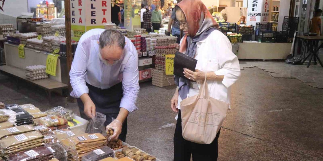 Vatandaşlar Aktarların Yolunu Tuttu