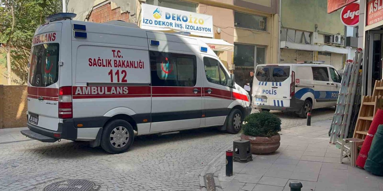 Tartıştığı Arkadaşı Tarafından Bıçaklanan Yabancı Uyruklu Şahıs Hastaneye Kaldırıldı