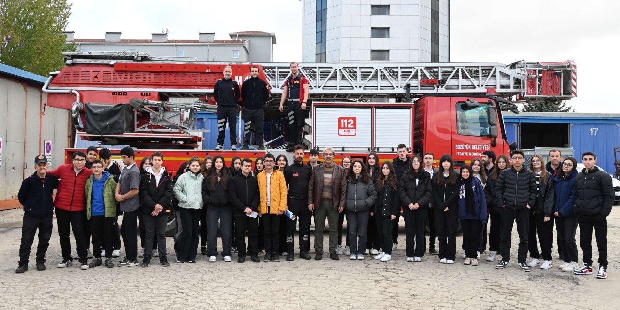 Bozüyük'te Afetlere Hazırlık Kulübü Öğrencilerine Yangın Eğitimi