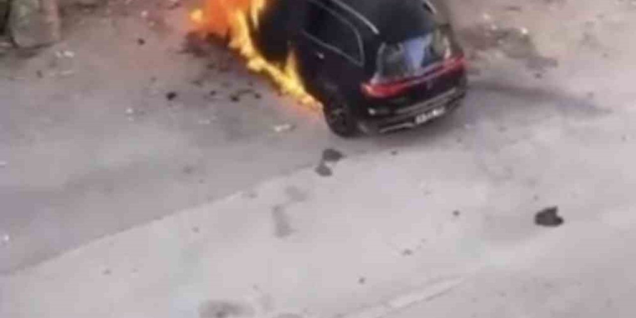 Mercedes Elektrikli Cip Park Halinde Alev Topuna Döndü