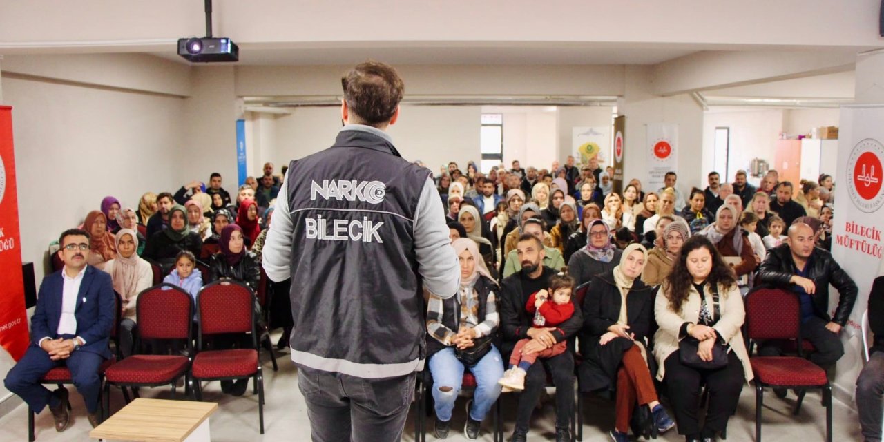 "En İyi Narkotik Polisi: Anne" semineri