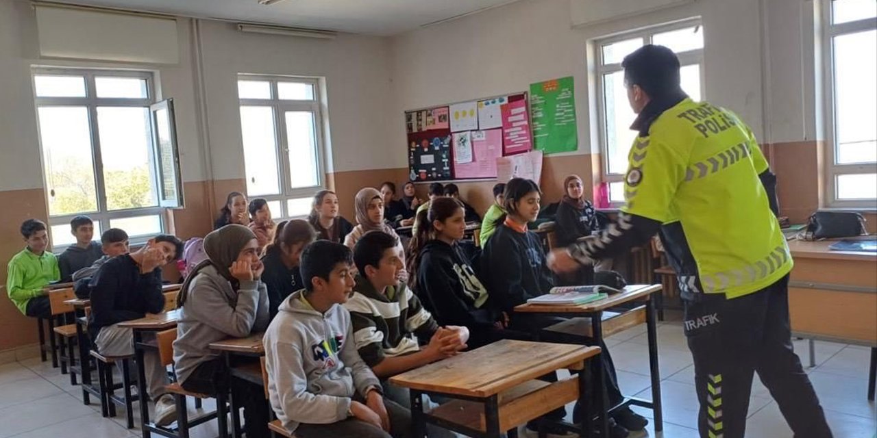 Öğrencilere Trafik Kuralları Anlatıldı