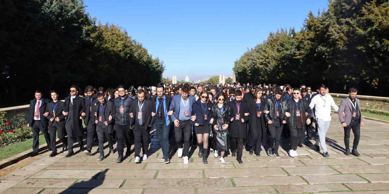 550 Genç, Anıtkabir’de