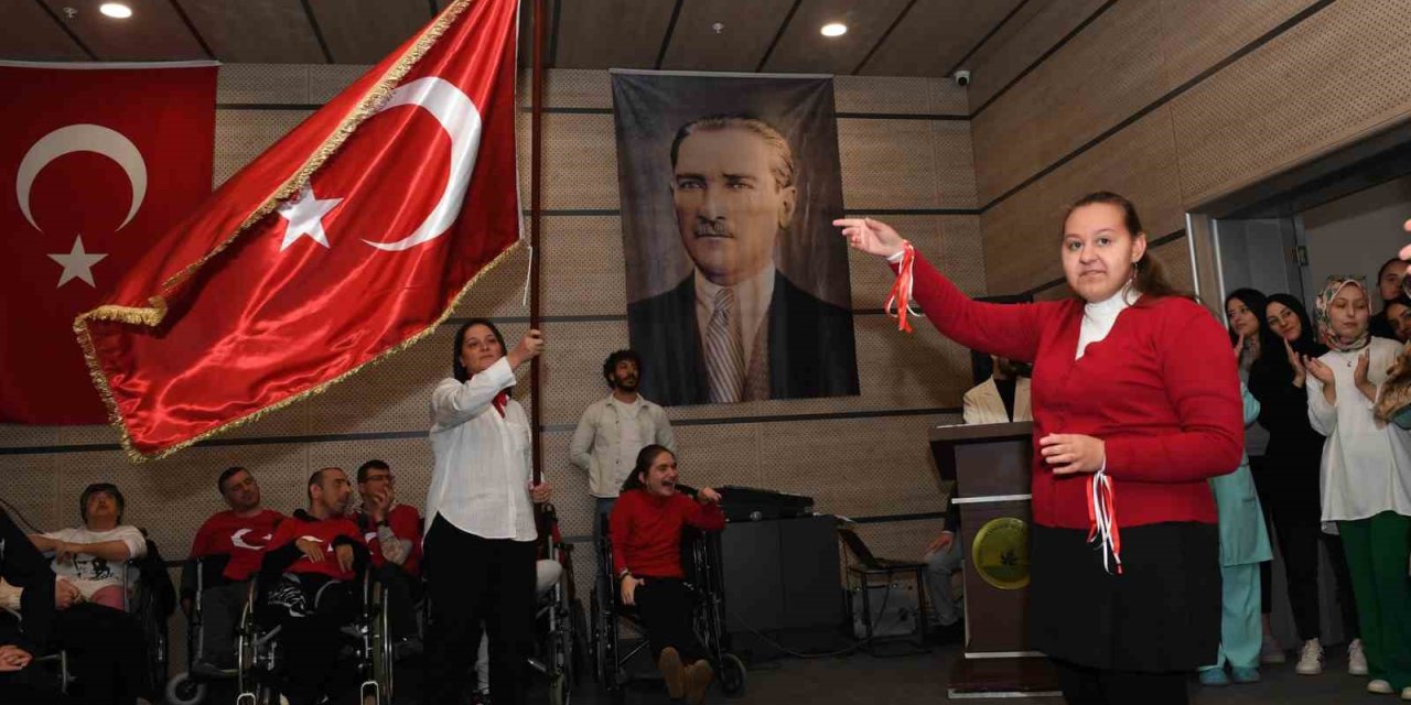 Engelli Bireyler Atatürk’ü Andı